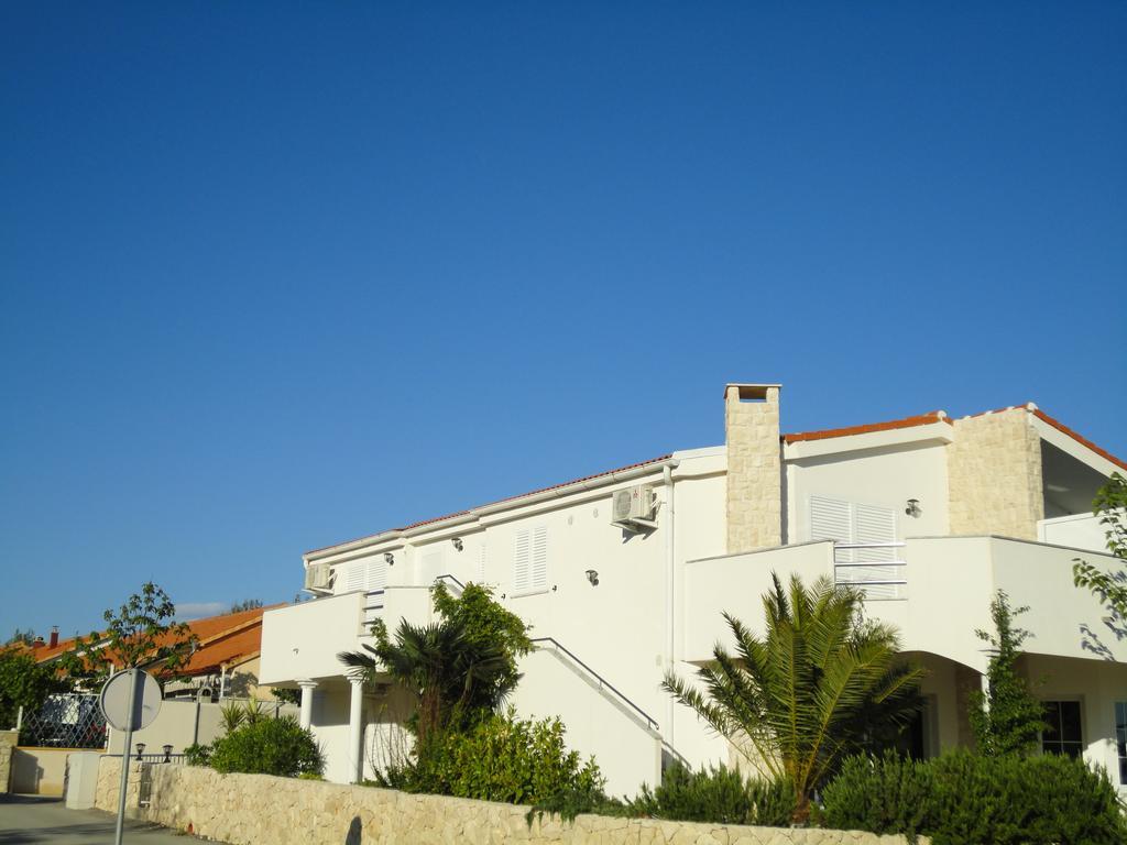 Mirakul Apartments فير المظهر الخارجي الصورة